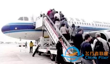 坐飞机就得看！乘飞机十大安全常识-7940