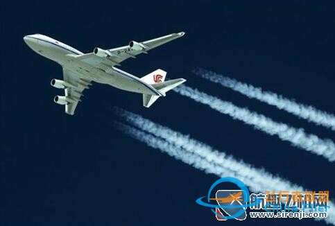 航空知识揭秘：飞机飞行为什么会产生拉烟？-8678