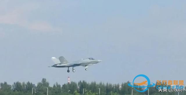 《航空知识》发布歼20从首飞到服役节点，意思歼35服役还得2年？-8702