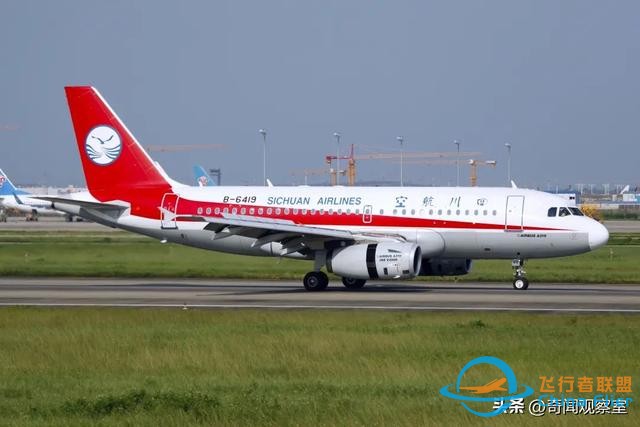 万米高空风挡破裂，机长力挽狂澜，《中国机长》背后的真实故事