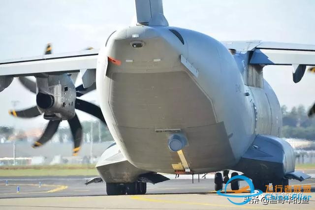 空中加油飞机A400M近距离接触 原来是这样加油的-4209
