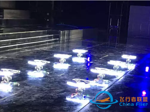 不用惊讶无人机舞蹈!盘点无人机编队飞行的技术or伎俩-3466