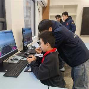 课后社团学什么？武汉这群小学生学起“开飞机”