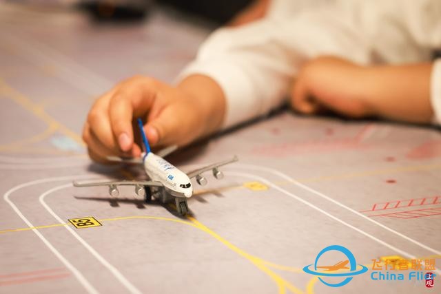 全国助残日：听障孩子走进航空运动基地体验模拟飞行-123