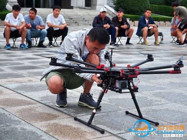 报名参军大学毕业生入役前苦练无人机技术，培养未来必备技能-8645