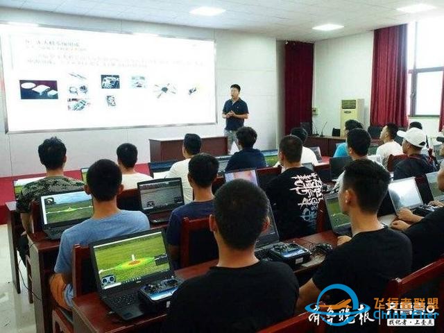 报名参军大学毕业生入役前苦练无人机技术，培养未来必备技能-2740