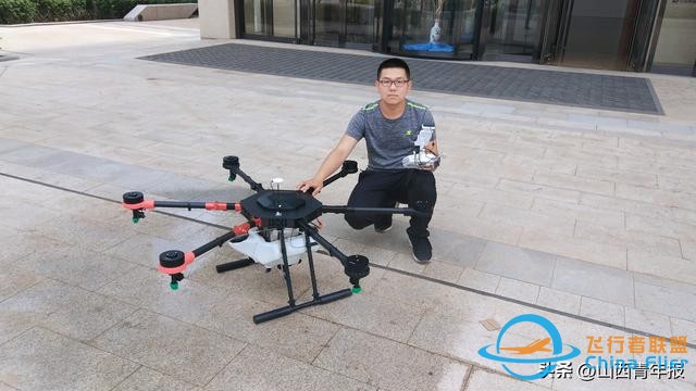 山西通用航空职业技术学院杨凌霄：专注教学 努力培育无人机人才-9358