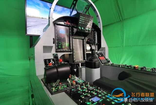 虚拟现实飞行体验：真实感爆棚的飞行模拟器，探索一场奇妙之旅-2011