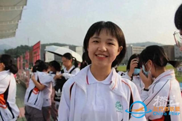 浙江今年出了名女飞行学员！高考报考飞行技术专业，都能成为飞行员吗？-3700