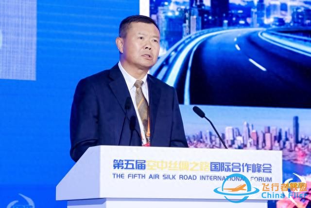 中国民用航空局原副局长李健：通用航空是经济发展新增长点-8862