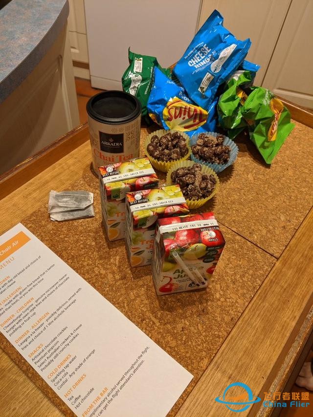 带娃在家模拟飞行15小时，引网友围观：用爱和创意抵御生活的无奈-7703