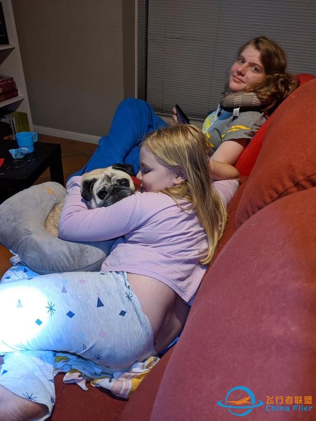 带娃在家模拟飞行15小时，引网友围观：用爱和创意抵御生活的无奈-7224