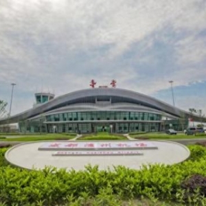 五一出游新玩法，到成都淮州机场体验模拟飞行