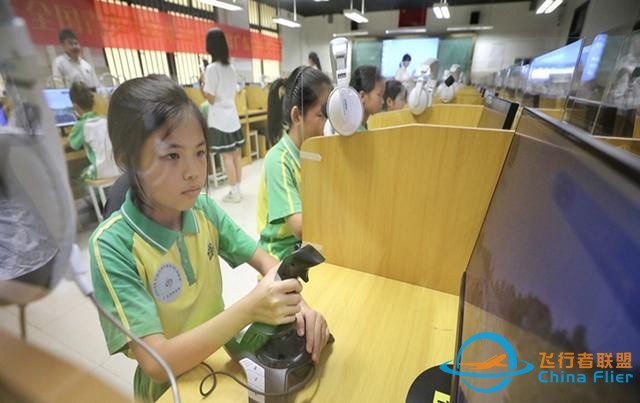模拟飞行，逐梦蓝天！全省800多名青少年齐聚广州培英中学-8599