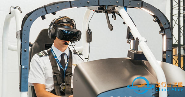 VR飞行模拟器首获FAA认证-9335