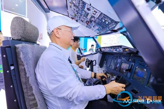 模拟飞行、椰丝纤维变身座椅垫……珠海航展亮点逐个睇-3696
