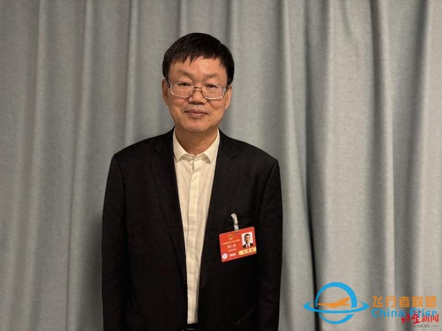 全国人大代表吴仁彪：发展低空经济，条件好的地方可先发展，不要各地一起交学费-590
